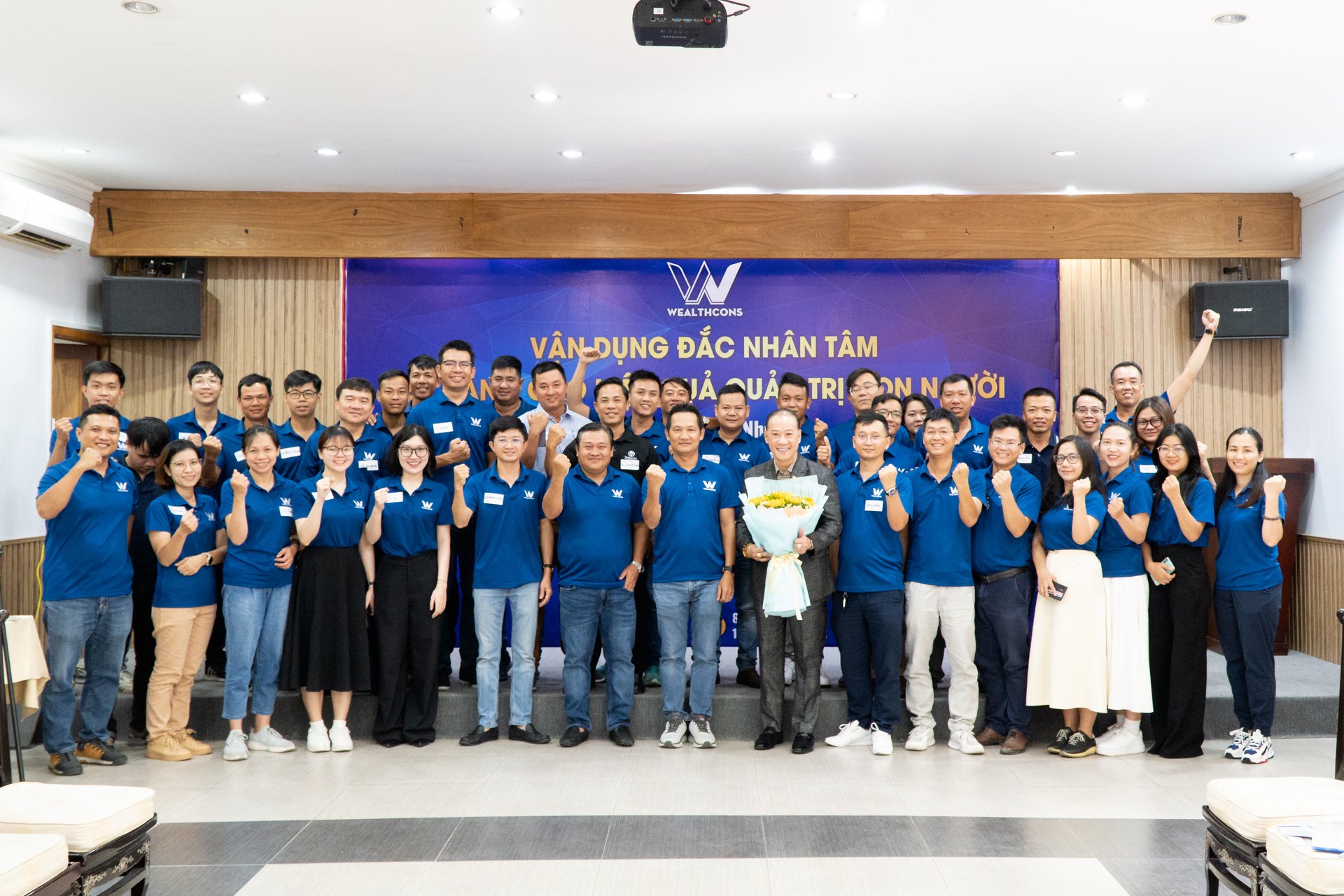 Applying Dale Carnegie's Principles to Enhance Human Management Effectiveness