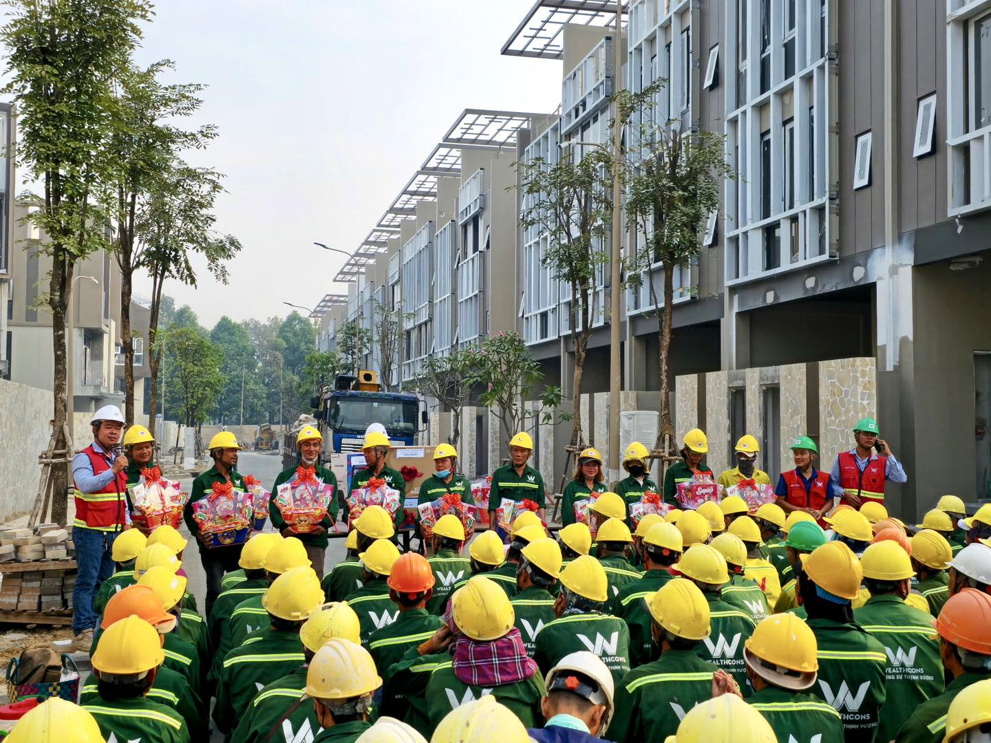 Delivering Tet gifts to thousands of workers at the Sycamore project (CapitaLand).