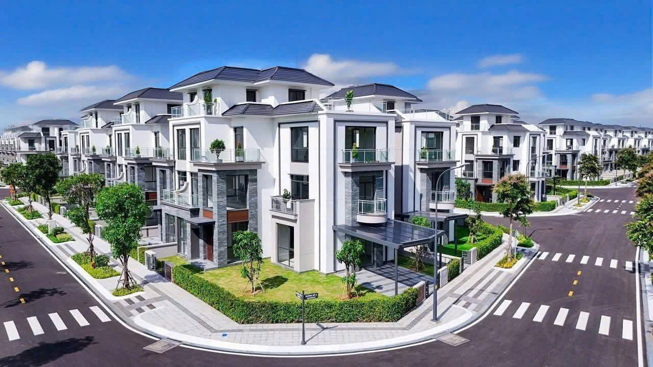 GLADIA BY THE WATERS – A MASTERPIECE MADE BY WEALTHCONS