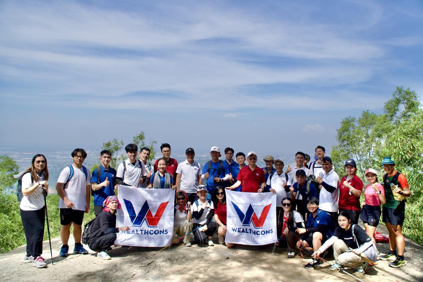 TREKKING NUI DINH 2025